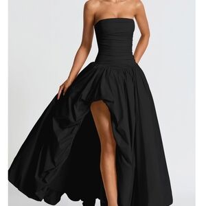 Chic Strapless Black Evening Dress